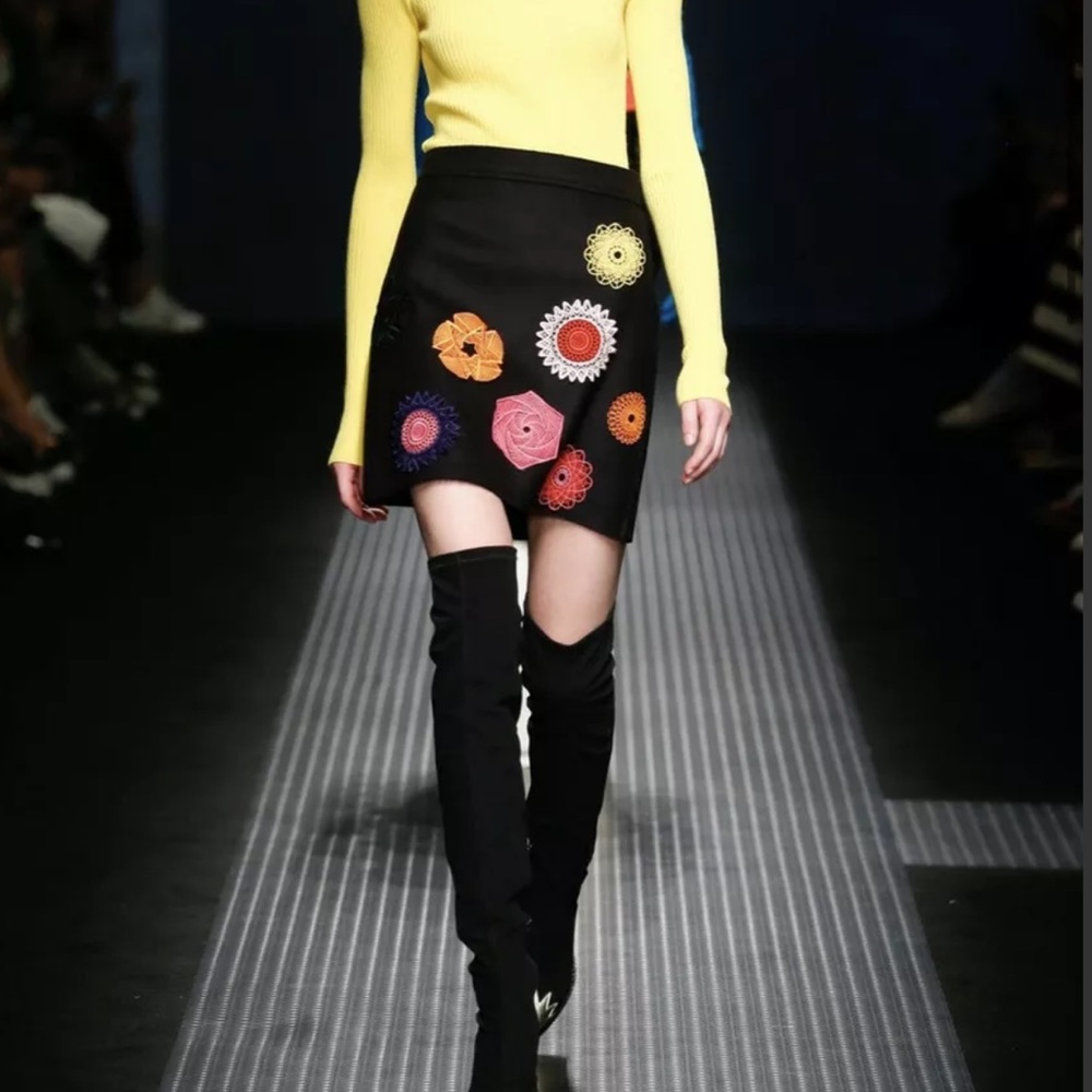 MSGM Spirograph Embroidered Mini Skirt US 2 EU 38 Fall Winter Runaway